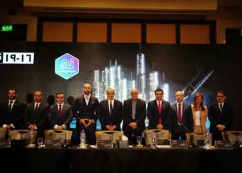 الذهب يتجاوز 4000 دولار بدعم من تراجع الدولار