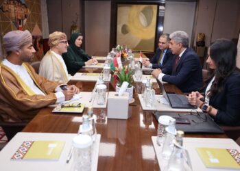 وزير السياحة والآثار يلتقي نظيره العُماني بالرياض