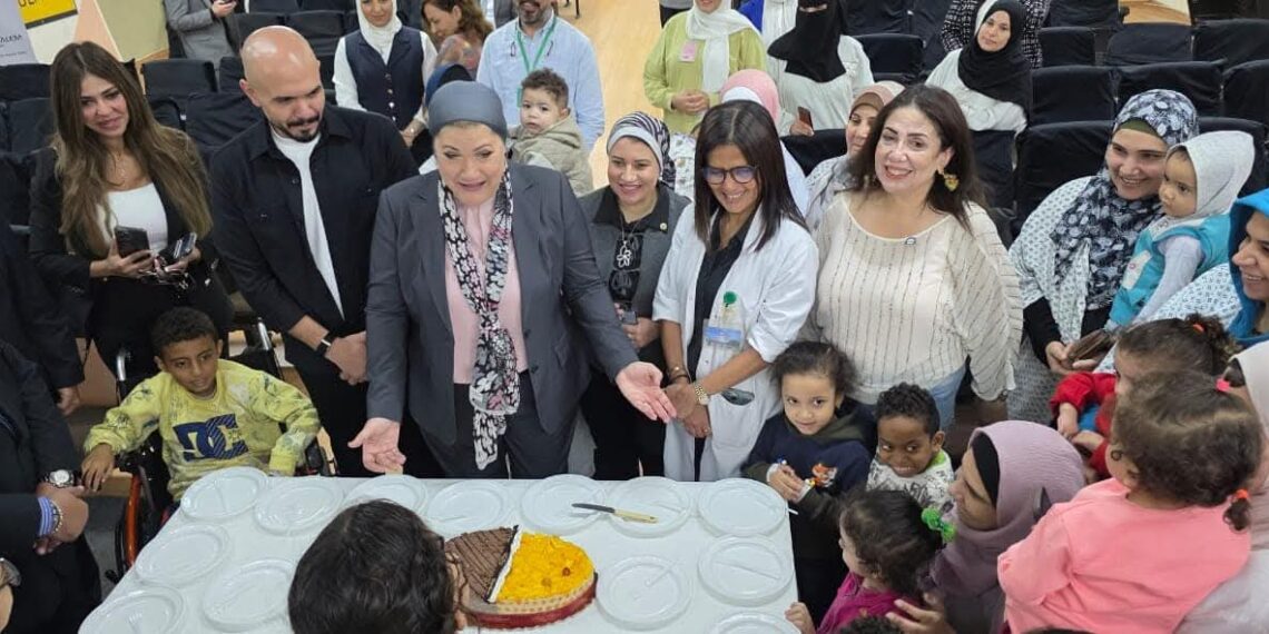 رئيسة القومي للطفولة والأمومة تزور الأطفال بمستشفى أبو الريش الياباني