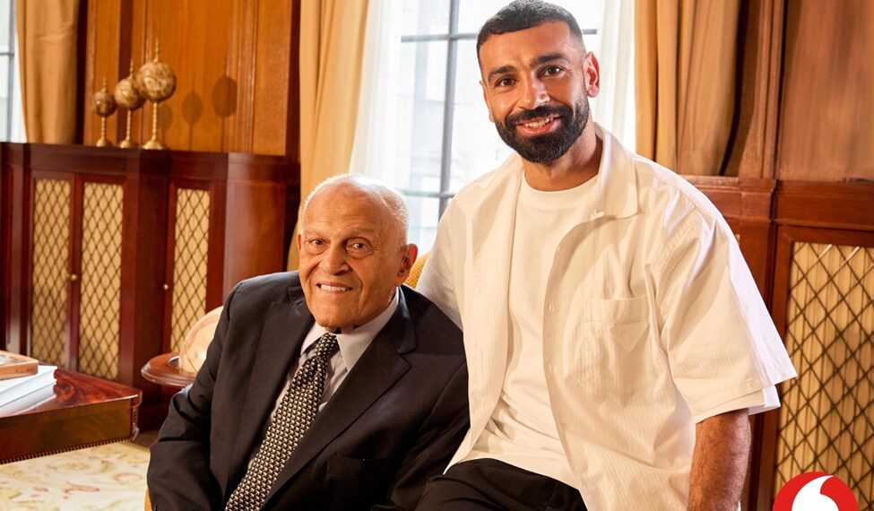 ڤودافون مصر تجمع بين د. مجدي يعقوب ومحمد صلاح في لقاء تاريخي| تفاصيل