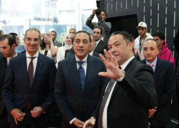 رئيس الوزراء يتفقد جناح أورنچ مصر ويطّلع على أحدث حلول الذكاء الاصطناعي بـ Cairo ICT