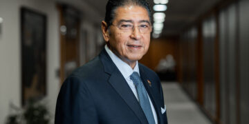 هشام عز العرب ضمن قائمة فوربس لأقوى الرؤساء التنفيذيين في الشرق الأوسط 2025