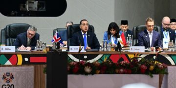 رئيس الوزراء يشارك في فعاليات الجلسة الافتتاحية لقمة مجموعة العشرين