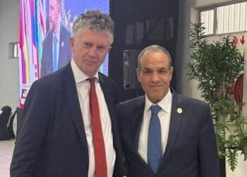 وزير الخارجية يلتقي مع مستشار الأمن القومي البريطاني