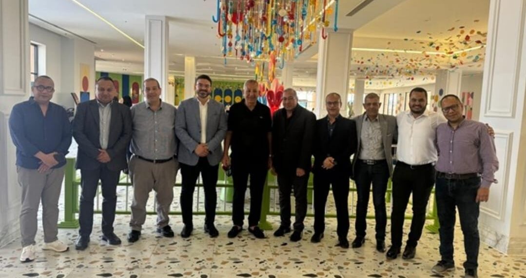 بيك الباتروس و مانتراك يوقعان شراكة استراتيجية لتعزيز كفاءة منظومة الطاقة