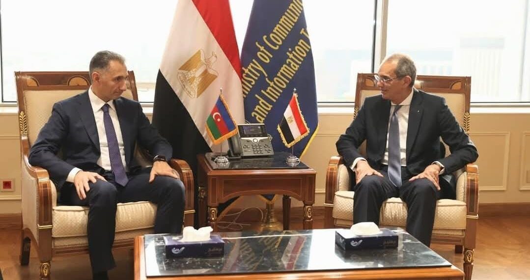 وزير الاتصالات يبحث مع وزير التنمية الرقمية والنقل الأذربيجاني تعزيز التعاون المشترك