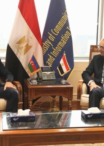 وزير الاتصالات يبحث مع وزير التنمية الرقمية والنقل الأذربيجاني تعزيز التعاون المشترك