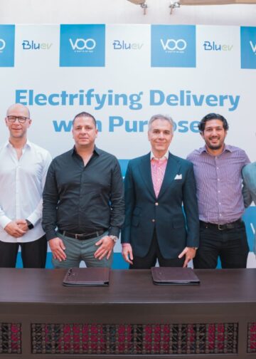 VOO App و Blu EV تطلقان أول أسطول توصيل كهربائي صديق للبيئة في مصر