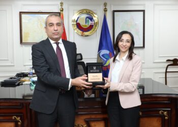 رئيس البنك الزراعي يستعرض مع محافظ البحيرة برامج تمويل صغار المزارعين