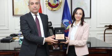 رئيس البنك الزراعي يستعرض مع محافظ البحيرة برامج تمويل صغار المزارعين