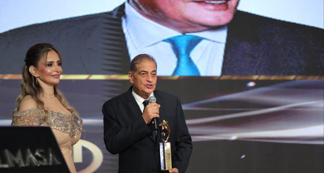 تكريم الإعلامي أسامة كمال كأفضل إعلامي في مصر والوطن العربي لعام 2025