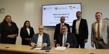 بنك التعمير والإسكان يوقّع شراكة استراتيجية مع مدرسة فرانكفورت للتمويل المستدام