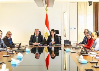 التخطيط والمالية يناقشان آخر التطورات الاقتصادية في اجتماع تنسيقي