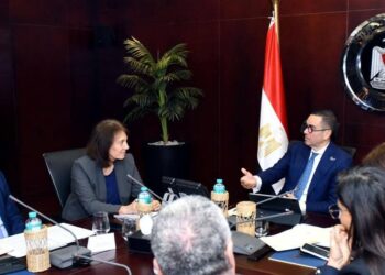 وزير الاستثمار يلتقي بعثة صندوق النقد الدولي