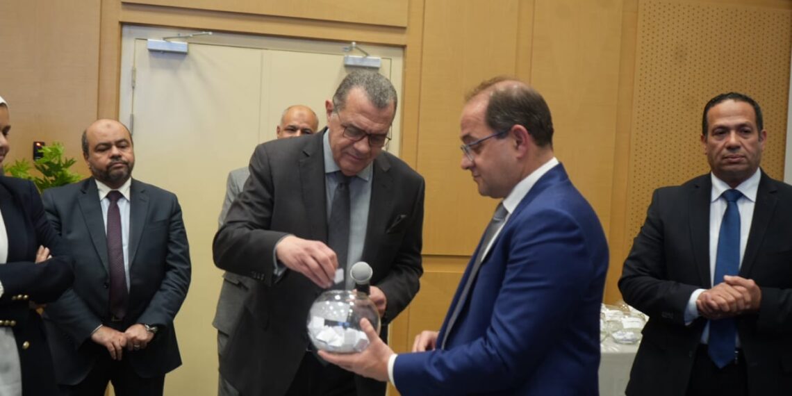 «كجوك» يشهد قرعة «تأشيرات الحج» للعاملين بوزارة «المالية»