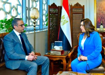 وزيرة التنمية المحلية ومحافظ الفيوم يستعرضان تقدم أعمال إعادة التوازن البيئي ببحيرة قارون