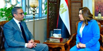 وزيرة التنمية المحلية ومحافظ الفيوم يستعرضان تقدم أعمال إعادة التوازن البيئي ببحيرة قارون