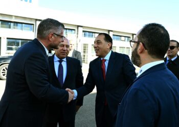 رئيس الوزراء يفتتح مصنع ليوني مصر العالمية لضفائر السيارات بمدينة بدر