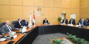 وزير الإسكان يتابع موقف مشروع منطقة الأعمال المركزية بالعاصمة الجديدة