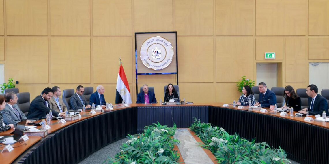 وزيرة التضامن تلتقي رئيس الطائفة الإنجيلية بمصر