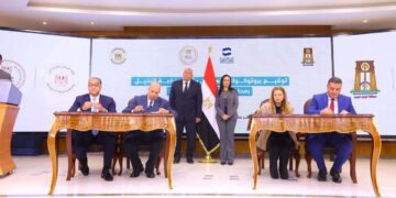 وزيرة التضامن ومحافظ الوادي الجديد يشهدان توقيع 5 بروتوكولات تعاون