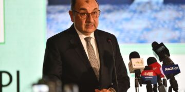 وزير قطاع الأعمال: انتهاء مشروع الغزل والنسيج منتصف العام المقبل