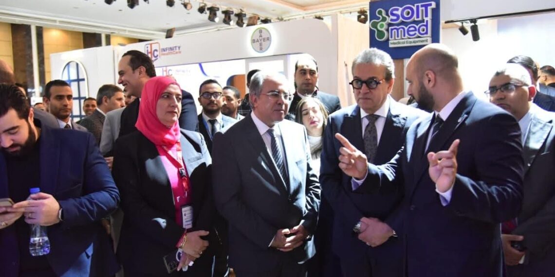 وزير الصحة يتفقد المعرض الدولي الرابع للأشعة ويؤكد دعم مصر لتوطين الصناعة الطبية