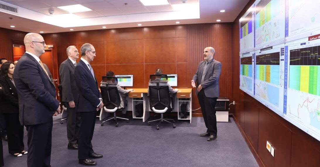 وزير الاتصالات يفتتح مقر مركز مراقبة الطيف الترددي بالجيزة