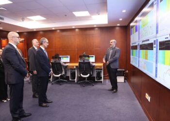 وزير الاتصالات يفتتح مقر مركز مراقبة الطيف الترددي بالجيزة