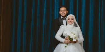 الاقتصادي نيوز يهنئ الخبير السياحي محمود الحويطي بزفافه على «عروس النيل» مريم كامل