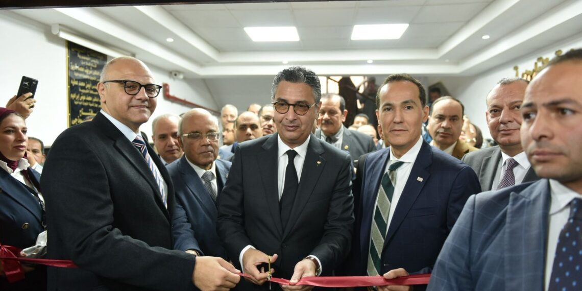 وزير التموين ومحافظ القليوبية يفتتحان مكتب السجل التجاري المميز ببنها