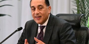 رئيس الوزراء يهنئ الرئيس السيسي بالعام الميلادي الجديد