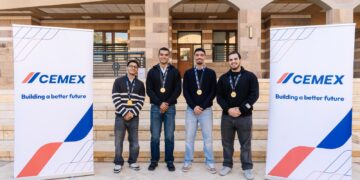 طلاب الجامعة الأمريكية يبتكرون مساكن مستدامة ضمن مسابقة سيمكس 2025