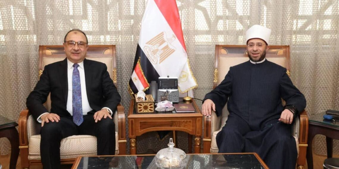 وزير الأوقاف يستقبل وزير قطاع الأعمال العام لبحث تعزيز التعاون