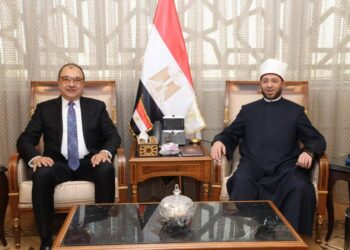 وزير الأوقاف يستقبل وزير قطاع الأعمال العام لبحث تعزيز التعاون