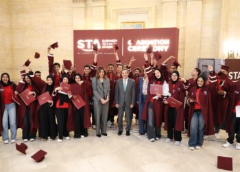 أكاديمية السويدي وبنك التعمير والإسكان تخرج أول دفعة من طلابها المتميزين