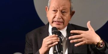 ساويرس يتوقع ارتفاع سعر الذهب لـ 5 أو 6 الآف دولار للأونصة خلال 2026