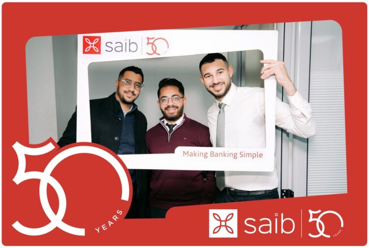 بنك saib يحتفل بمرور 50 عاماً على تأسيسه مع موظفيه