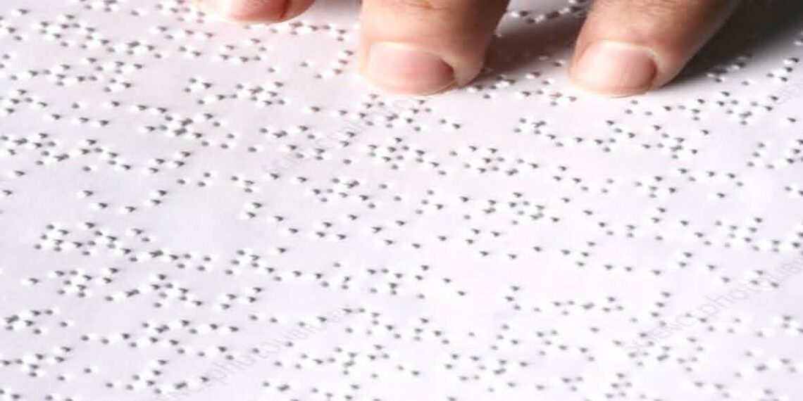 التضامن توزع 2000 لاب توب ناطق وتوفر طباعات برايل بـ18 جامعة دعمًا للمكفوفين