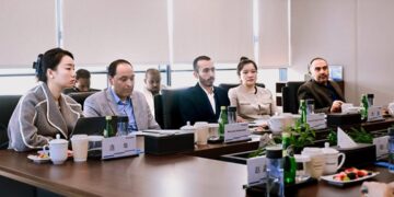 الأمير سلطان بن منصور آل سعود يقود مباحثات تعاون استراتيجي مع إنفينيكس في شنغهاي