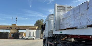 الهلال الأحمر المصري يسيّر قافلة «زاد العزة» 111 محمّلة بـ6 آلاف طن مساعدات إلى غزة