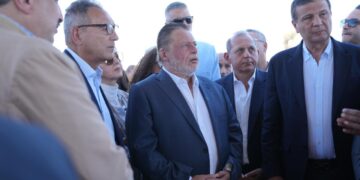 محافظ المركزي ووزير الزراعة يتفقدان القرى المستفيدة من مشروع دعم صغار المزارعين بأسوان