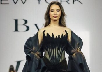 «مركز الملاذ الآمن»: الفضة تسجل قفزات تاريخية محليًا وعالميًا بدعم الطلب الاستثماري ونقص المعروض