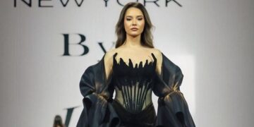 «مركز الملاذ الآمن»: الفضة تسجل قفزات تاريخية محليًا وعالميًا بدعم الطلب الاستثماري ونقص المعروض