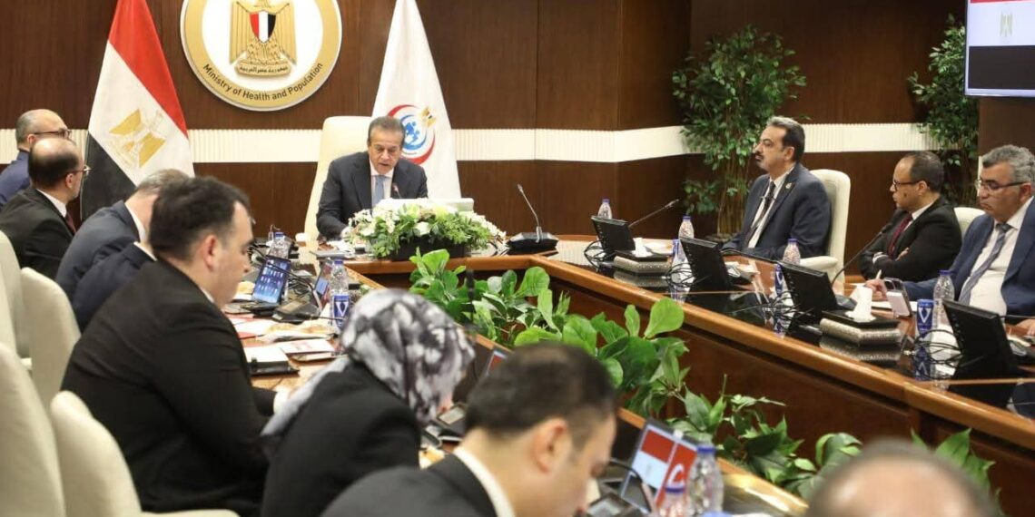 وزير الصحة يبحث مع وفد تركي تنفيذ «مدينة العاصمة الطبية»