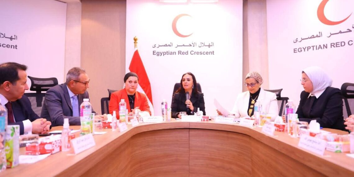 وزيرة التضامن تشهد توقيع الهلال الأحمر المصري ستة بروتوكولات لتعزيز الشراكة المؤسسية