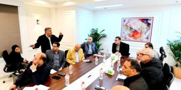 وزير الإسكان يعقد اجتماعًا بمقر جهاز مدينة حدائق أكتوبر