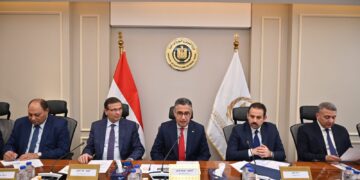 وزيرا التموين والزراعة ورئيس جهاز مستقبل مصر يبحثون مستقبل صناعة السكر