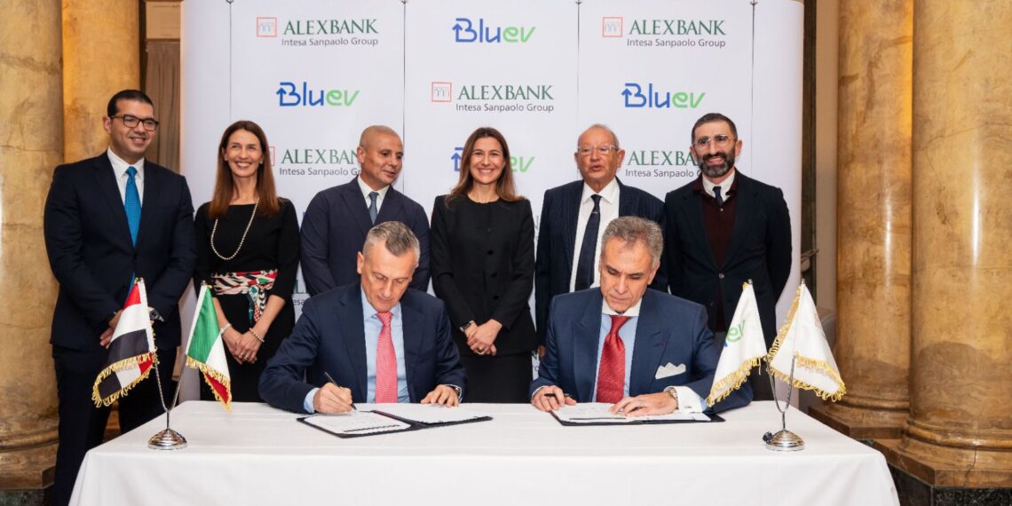 بنك الإسكندرية يوقع شراكة مع بلو إي ڤي لدعم التنقل الكهربائي في مصر