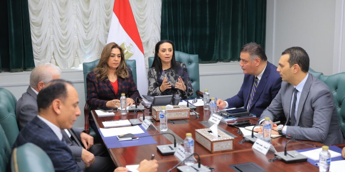 الحكومة تناقش تنظيم مهرجان وطني للحرف التراثية بالمحافظات